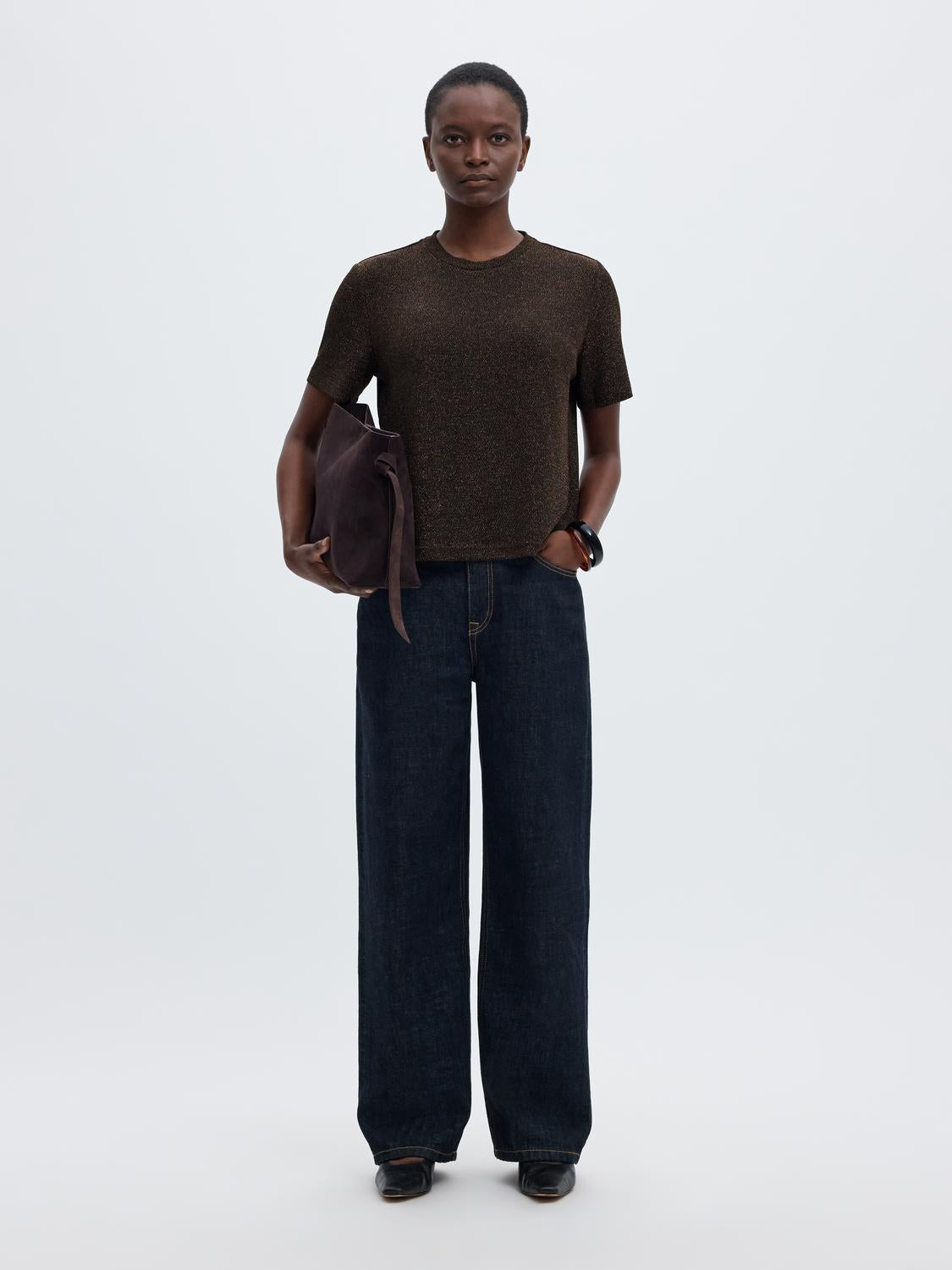 model_shot-creative